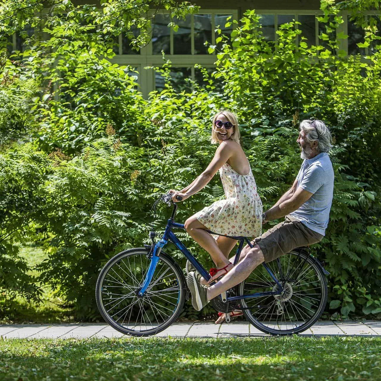 Gäste der Johannesbad Hotels beim Radfahren