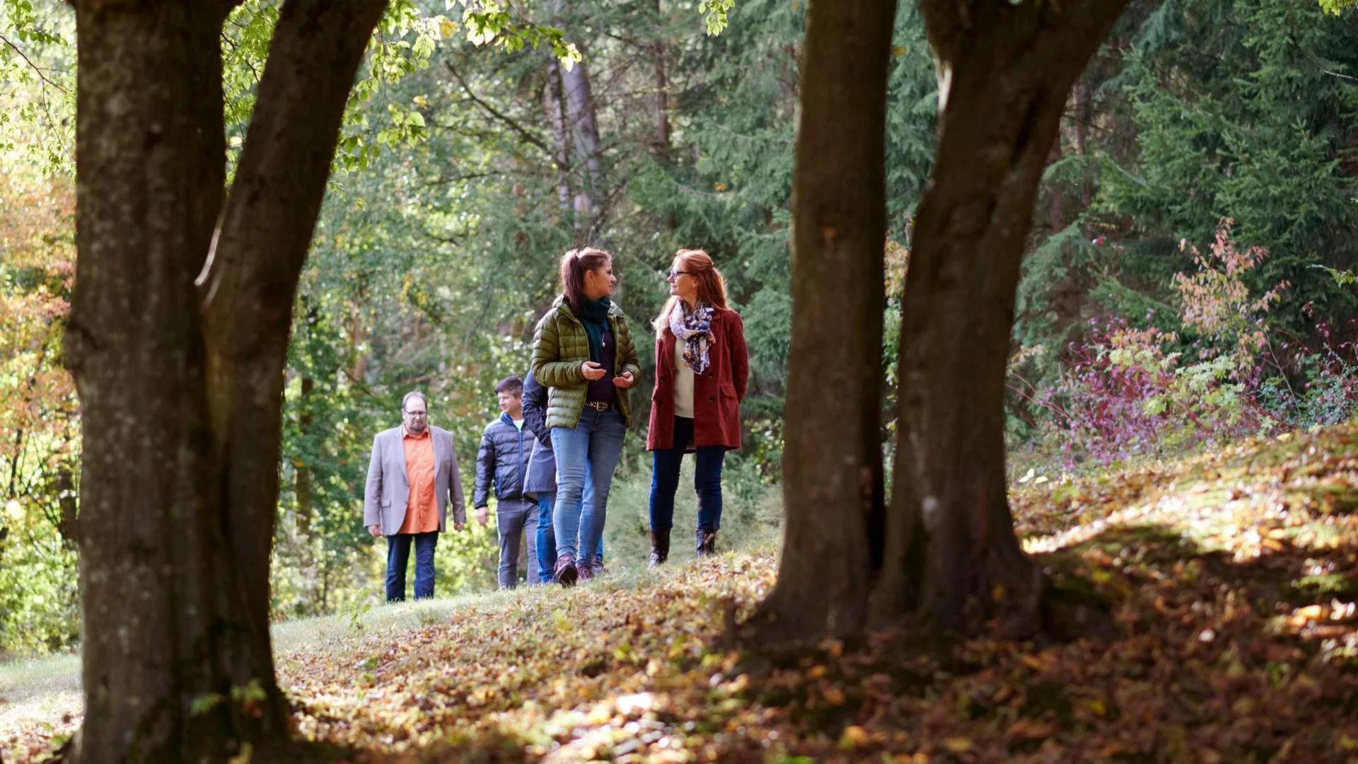 Gruppe der Johannesbad Fachklinik Furth im Wald bei Spaziergang