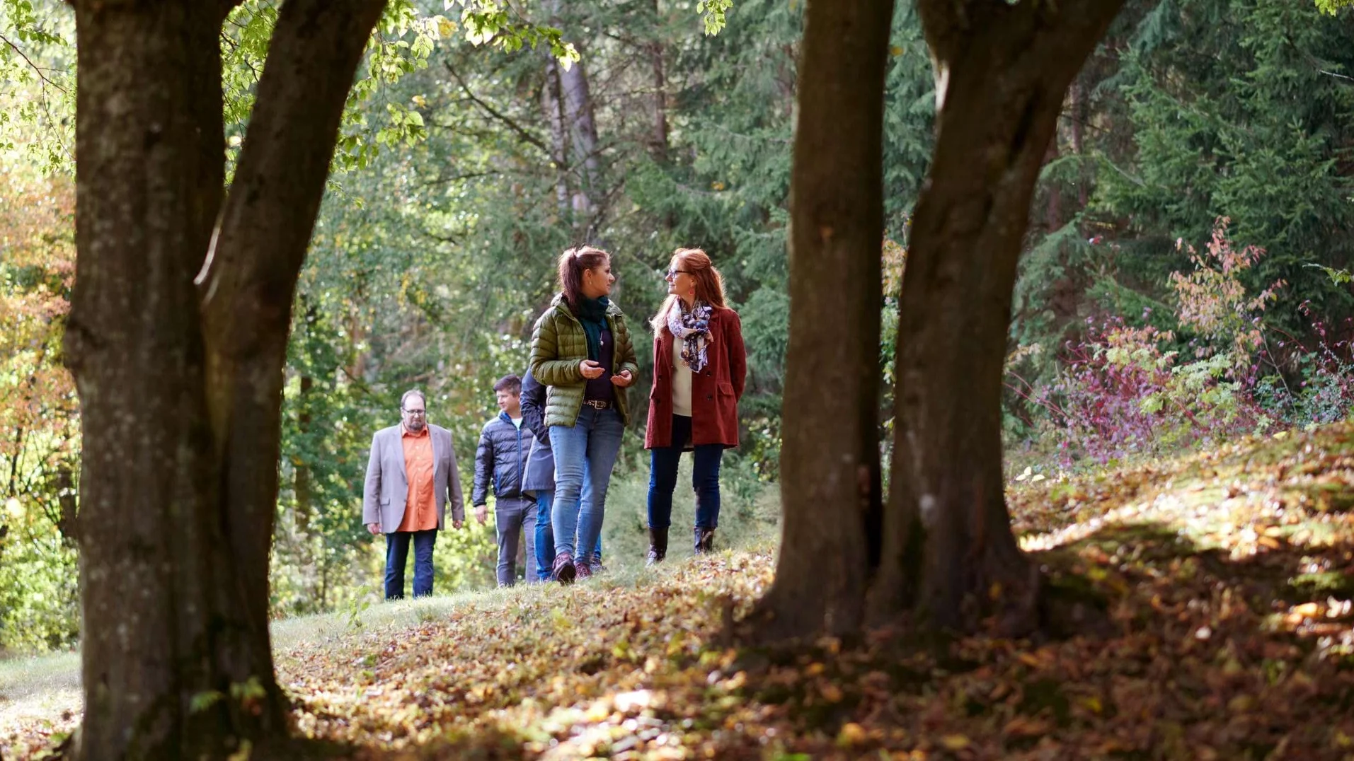 Gruppe der Johannesbad Fachklinik Furth im Wald bei Spaziergang