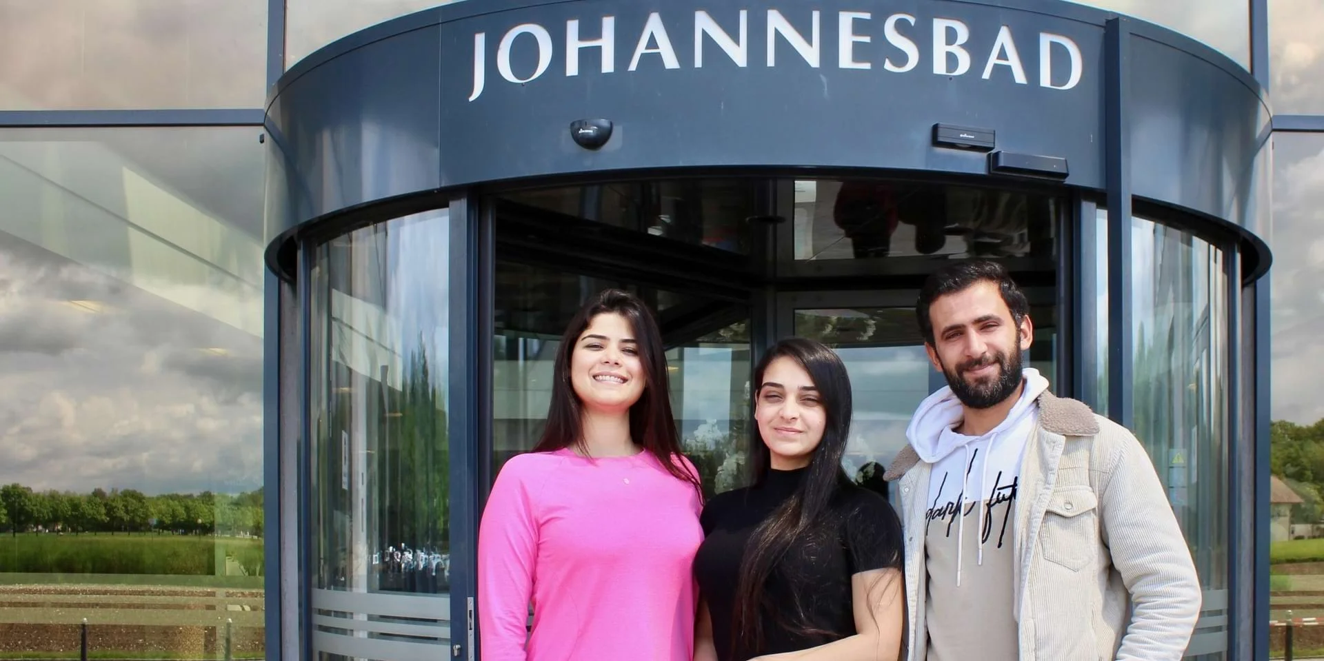 Studenten des Anerkennungslehrgangs Physiotherapie der Johannesbad Medfachschule Studenten des Anerkennungslehrgangs Physiotherapie der Johannesbad Medfachschule