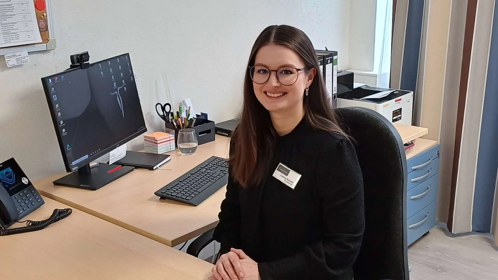 Corinna Schmidt sitzt in ihrem Büro in Furth im Wald. Corinna Schmidt sitzt in ihrem Büro in Furth im Wald.