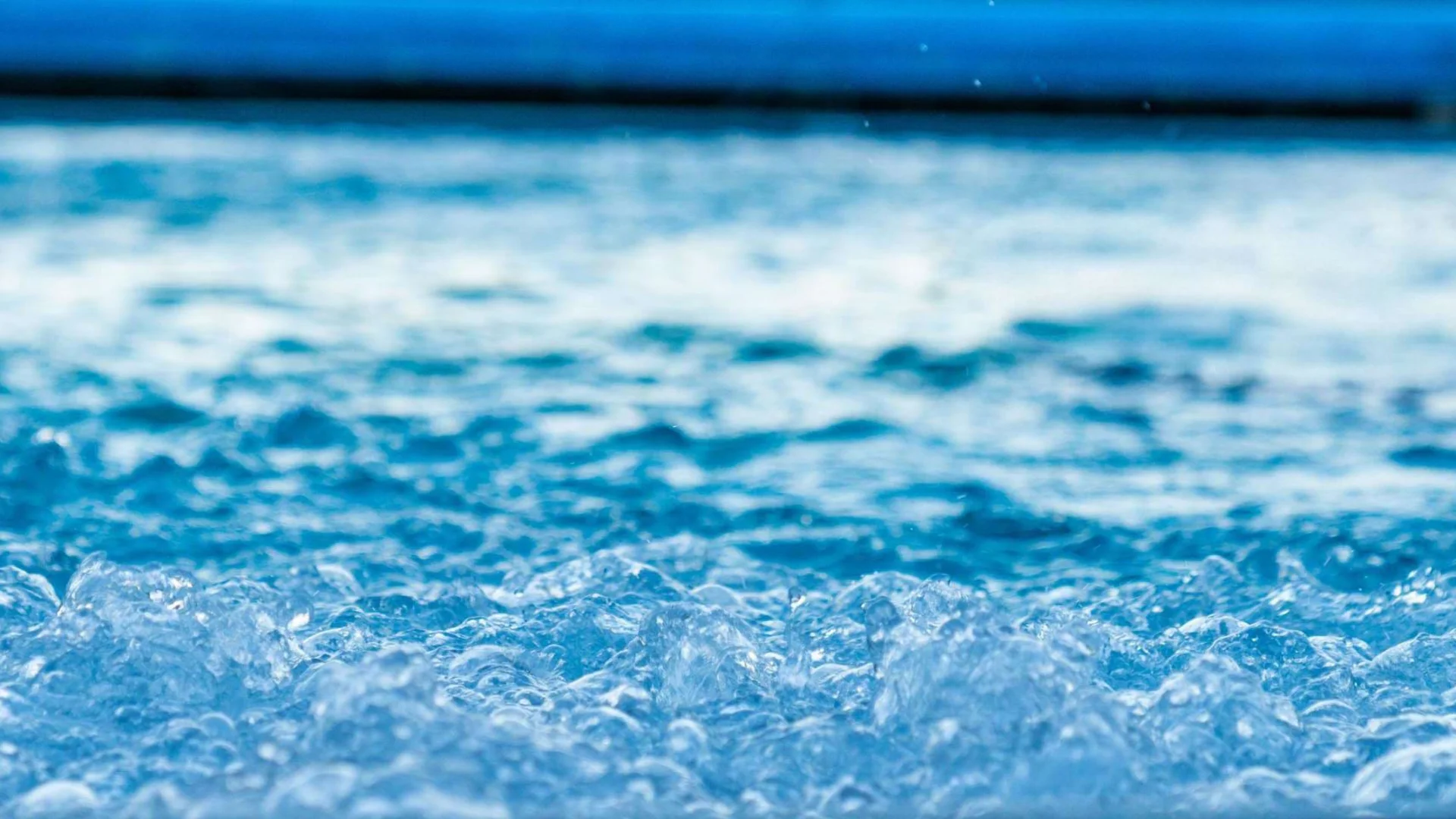 Sprudelndes Thermalwasser der Johannesbad Therme in Bad Füssing Sprudelndes Thermalwasser der Johannesbad Therme in Bad Füssing