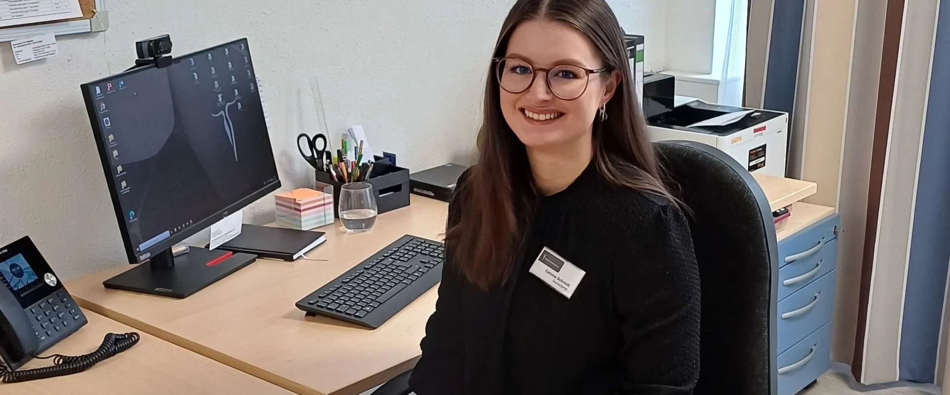 Sozialpädagogin Corinna Schmidt lächelt in die Kamera. Sozialpädagogin Corinna Schmidt lächelt in die Kamera.