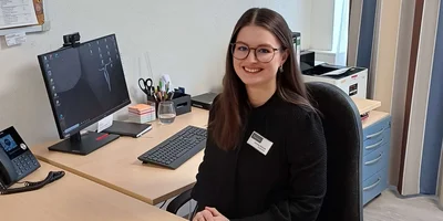 Sozialpädagogin Corinna Schmidt lächelt in die Kamera. Sozialpädagogin Corinna Schmidt lächelt in die Kamera.