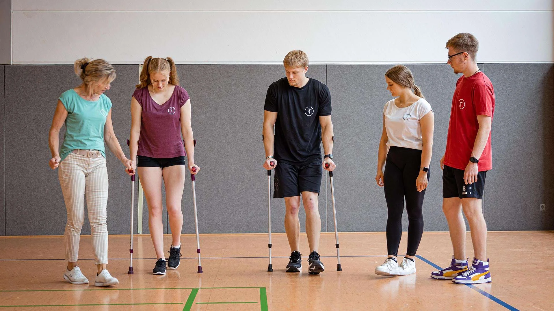 Schüler der Medfachschule Bad Elster in der Turnhalle. Schüler der Medfachschule Bad Elster in der Turnhalle.