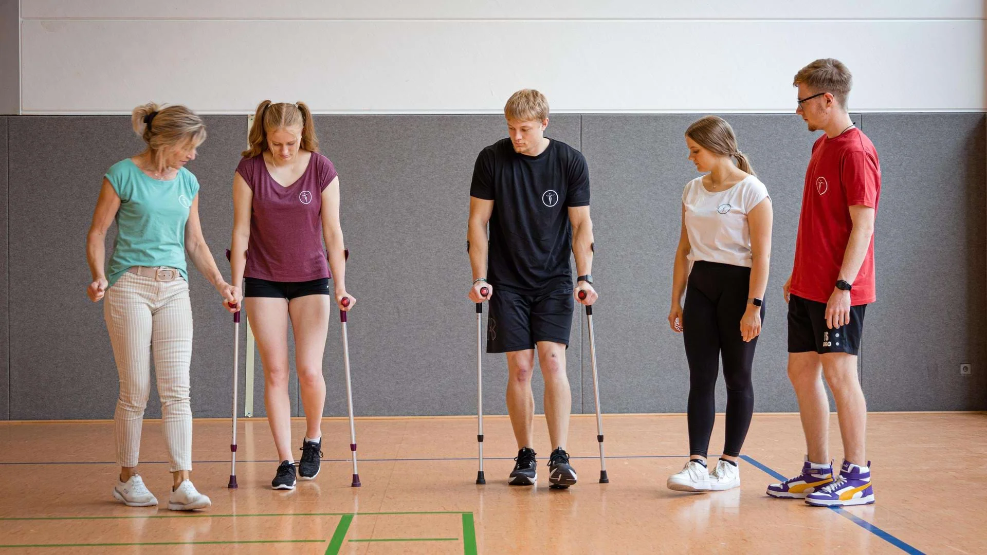 Schüler der Medfachschule Bad Elster in der Turnhalle.